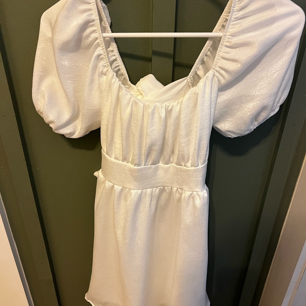 Elegant White Puff Sleeve Dress